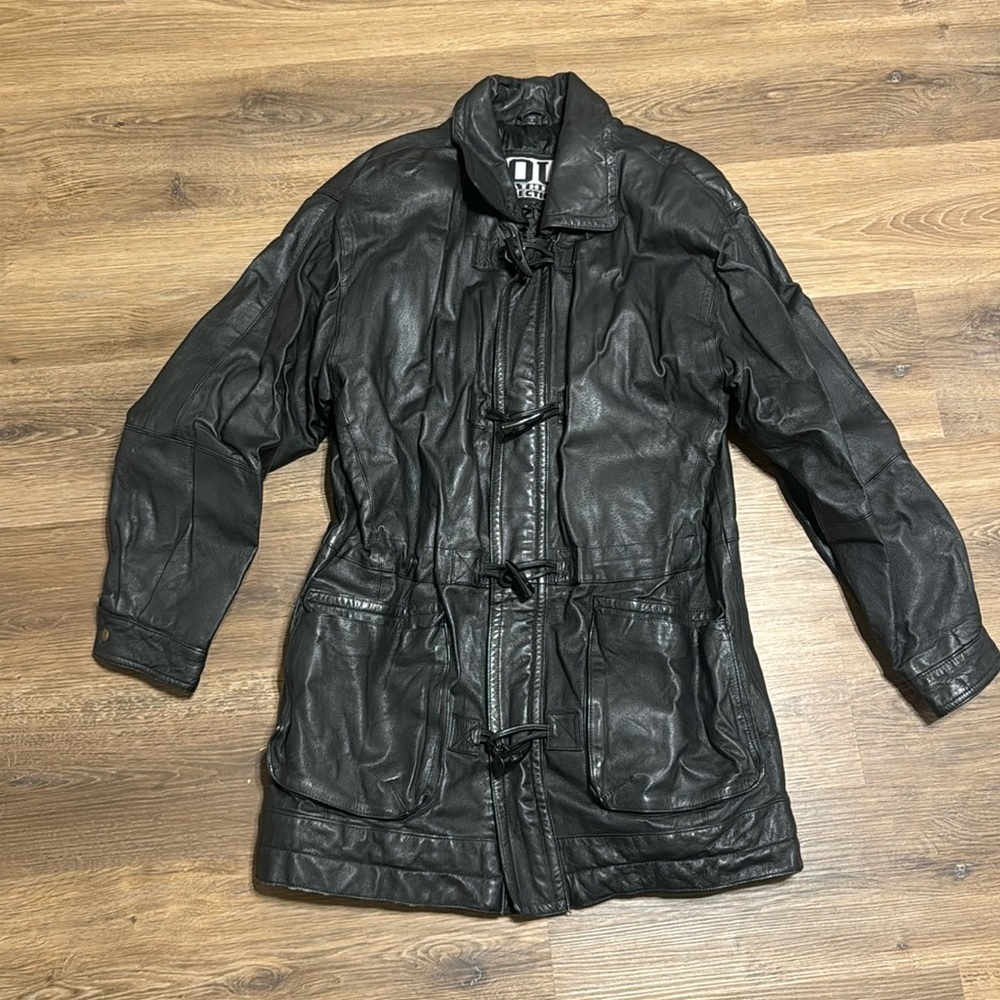 Vtg IOU leather toggle zipper black leather jacket size 6 bikercore fall mobwife
